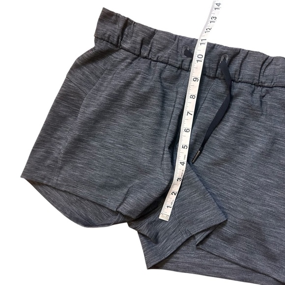 Lululemon On The Fly Short (3") Heathered Black Luxtreme- Size 6 - Picture 7 of 12